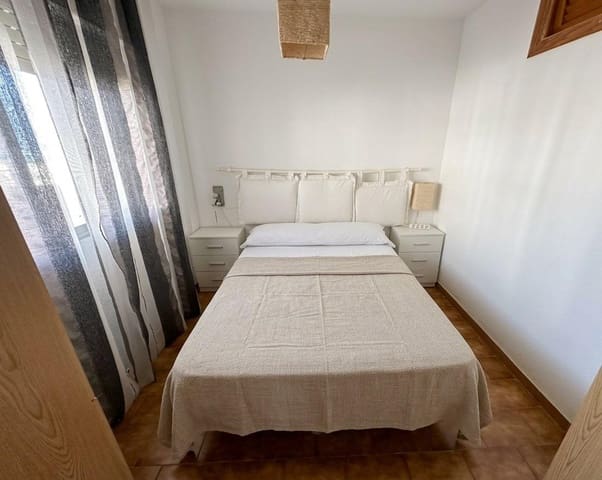 Piso de 2 habitaciones en La Manga del Mar Menor en alquiler con piscina - 1.200 € (Ref: 9714968)