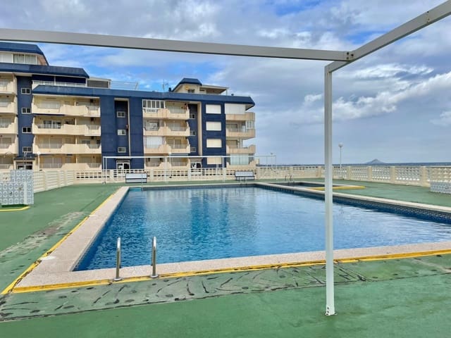 Piso de 2 habitaciones en La Manga del Mar Menor en alquiler con piscina - 1.200 € (Ref: 9714968)