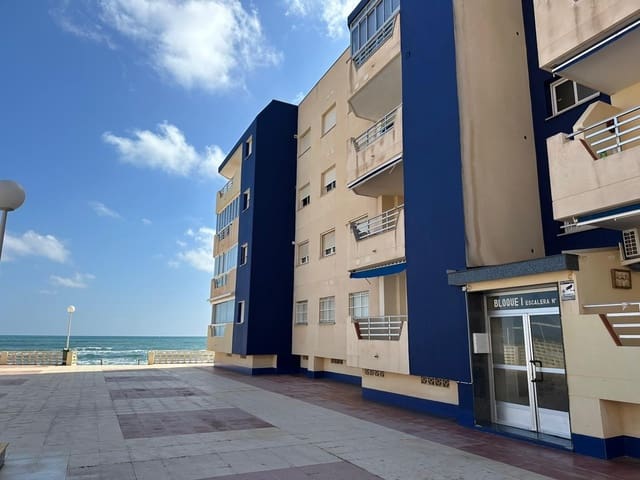 Piso de 2 habitaciones en La Manga del Mar Menor en alquiler con piscina - 1.200 € (Ref: 9714968)