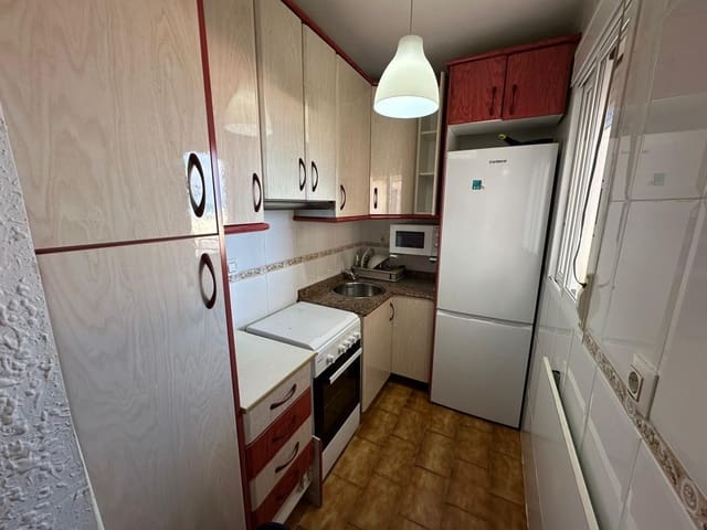 Piso de 2 habitaciones en La Manga del Mar Menor en alquiler con piscina - 1.200 € (Ref: 9714968)