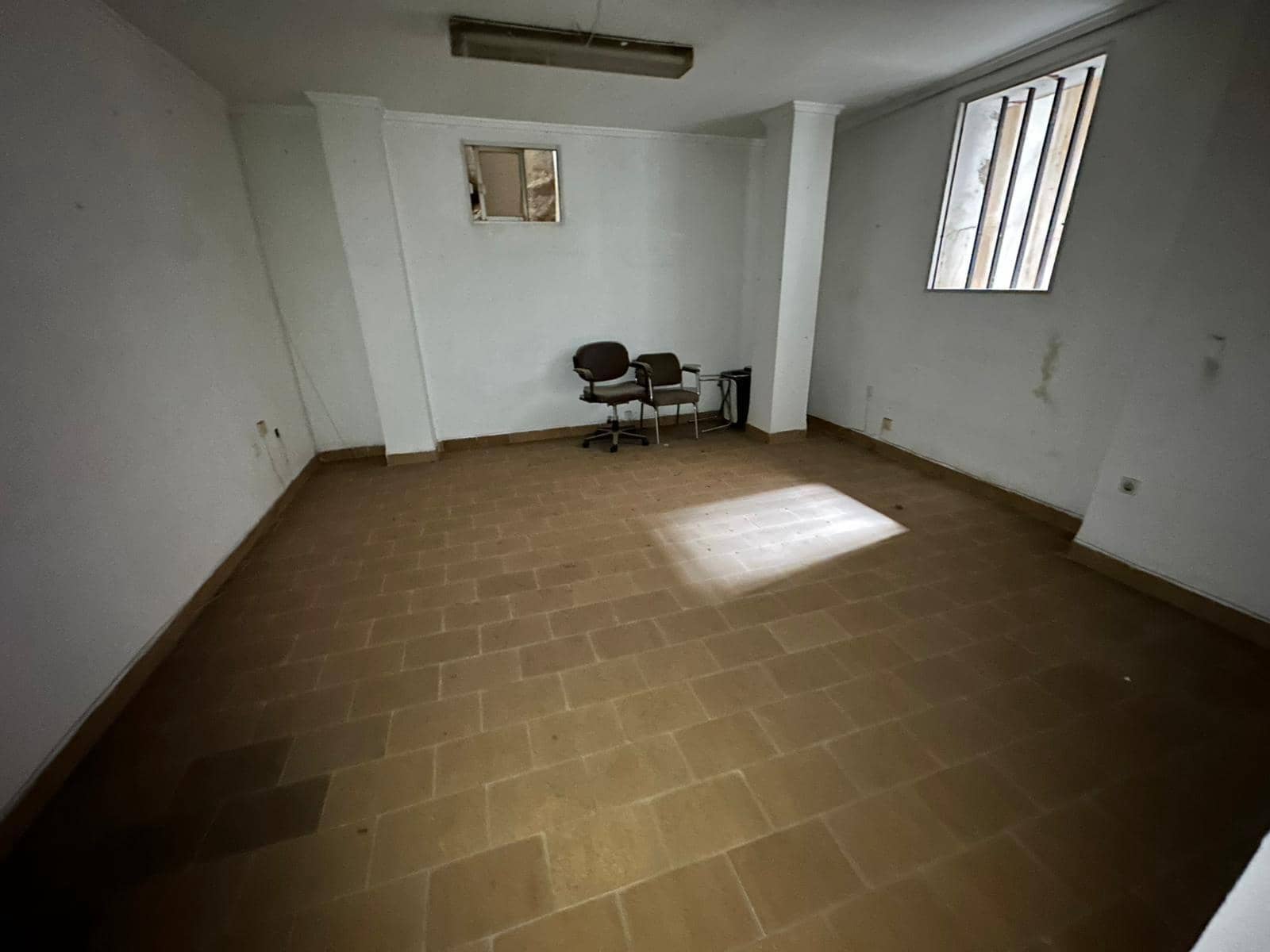 Office for sale in Cartagena - € 360,000 (Ref: 9773101)