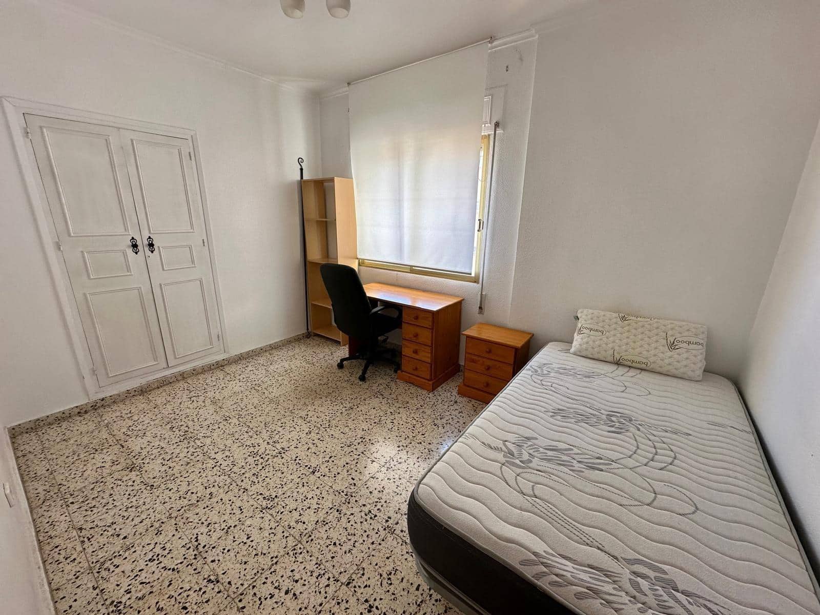4 soveværelse Lejlighed til leje i Cartagena - € 1.000 (Ref: 9818273)
