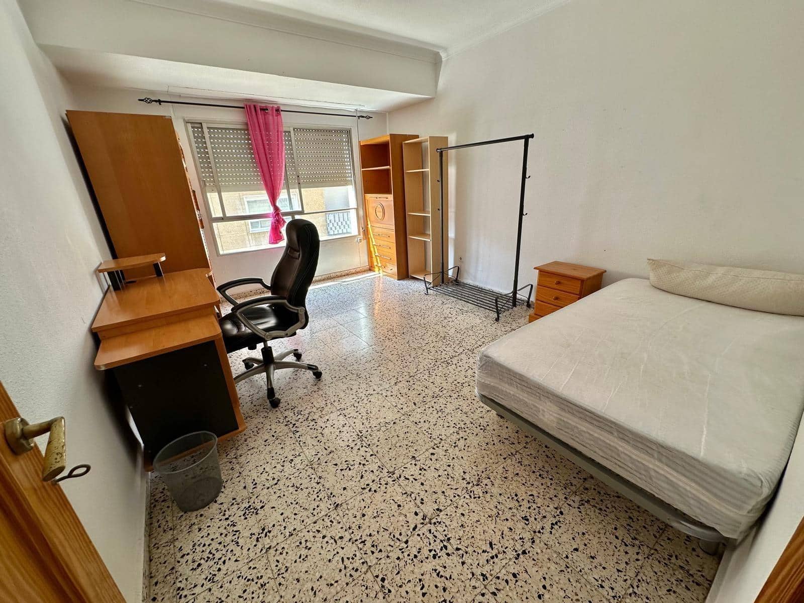 4 soveværelse Lejlighed til leje i Cartagena - € 1.000 (Ref: 9818273)