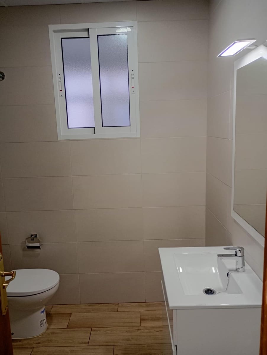 4 bedroom Flat for rent in Cartagena - € 850 (Ref: 9825285)