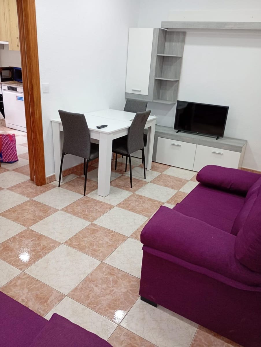 4 bedroom Flat for rent in Cartagena - € 850 (Ref: 9825285)