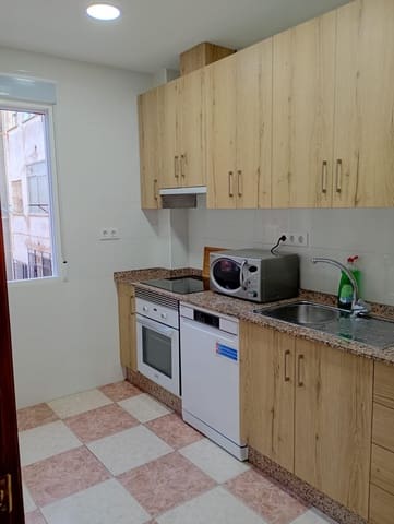 4 slaapkamer Flat te huur in Cartagena - € 850 (Ref: 9825285)