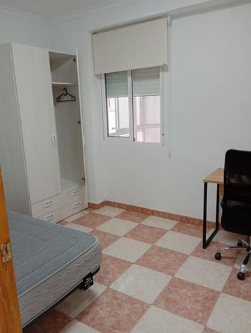 4 slaapkamer Flat te huur in Cartagena - € 850 (Ref: 9825285)