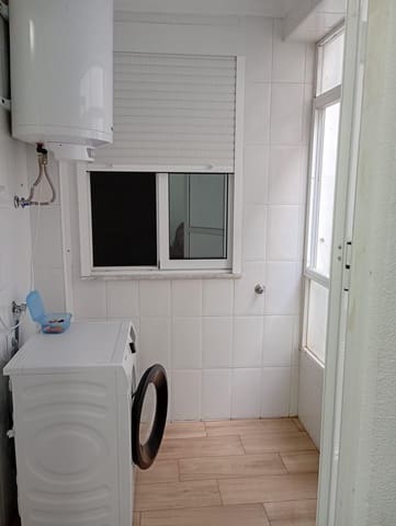 4 slaapkamer Flat te huur in Cartagena - € 850 (Ref: 9825285)
