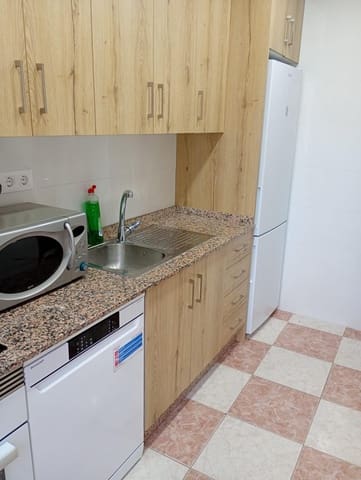 4 slaapkamer Flat te huur in Cartagena - € 850 (Ref: 9825285)