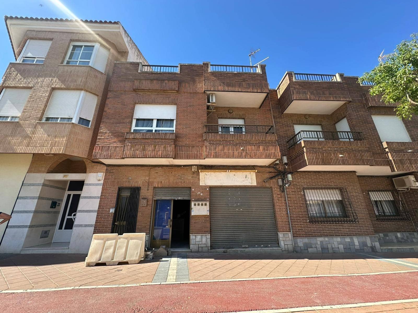 Comercial para venda em La Union - 60 000 € (Ref: 9873544)