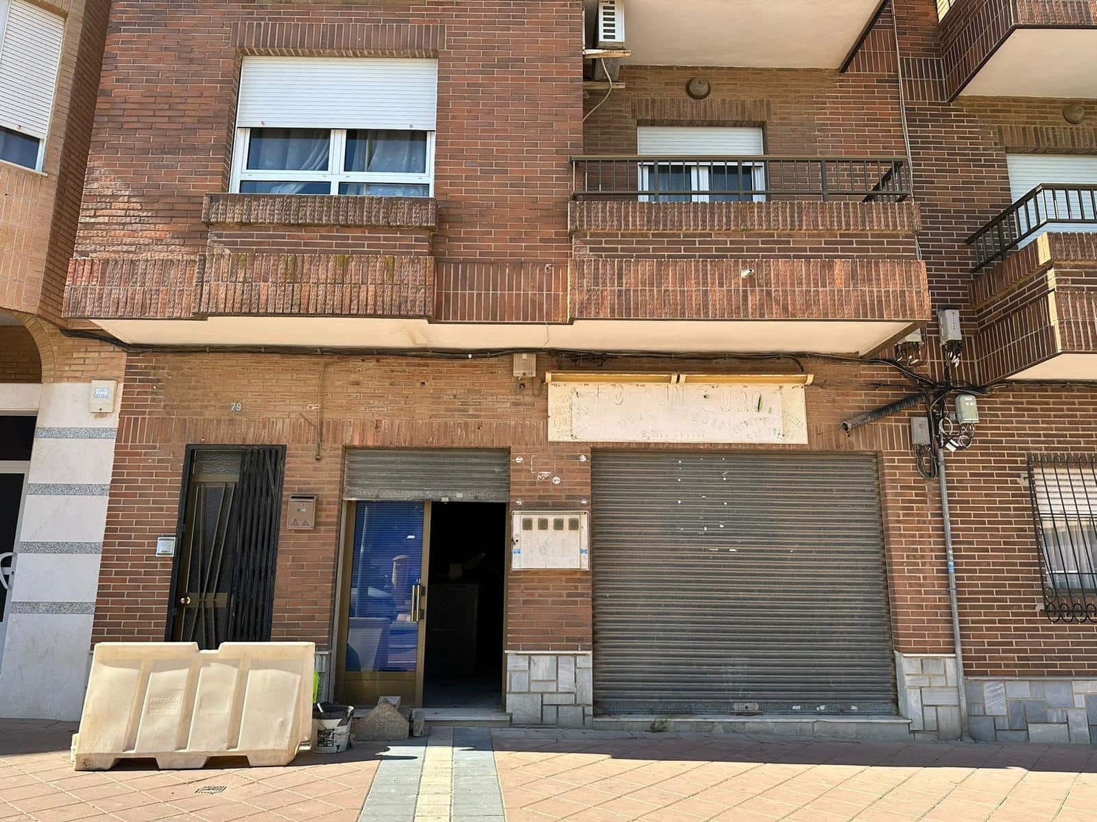 Comercial para venda em La Union - 60 000 € (Ref: 9873544)