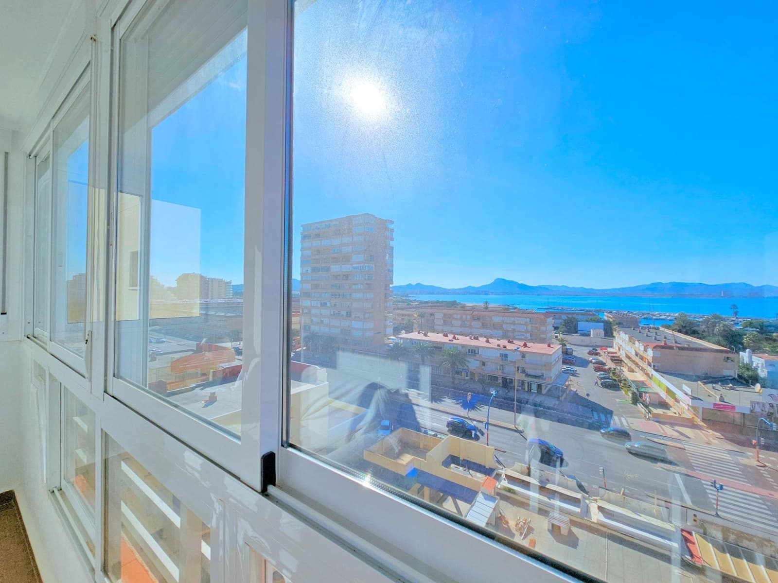 3 quarto Apartamento para venda em La Manga del Mar Menor com piscina - 299 000 € (Ref: 9903981)