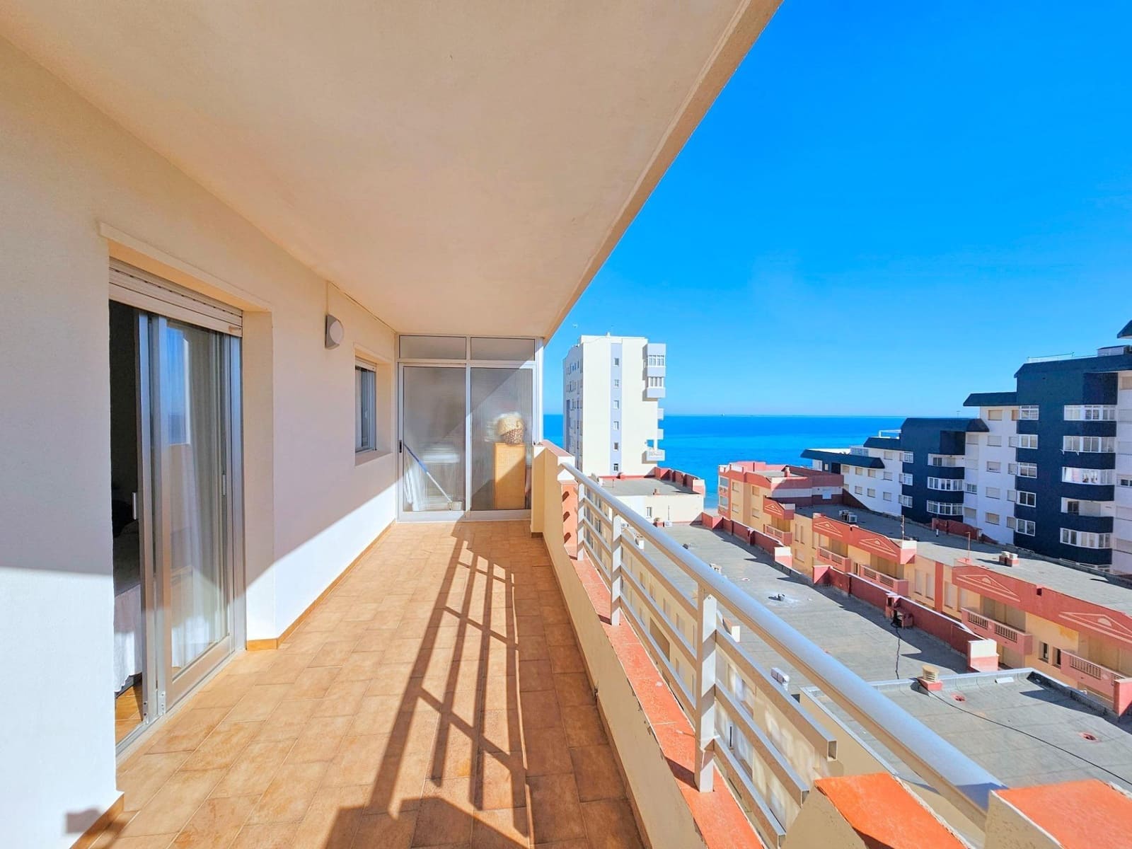 3 quarto Apartamento para venda em La Manga del Mar Menor com piscina - 299 000 € (Ref: 9903981)