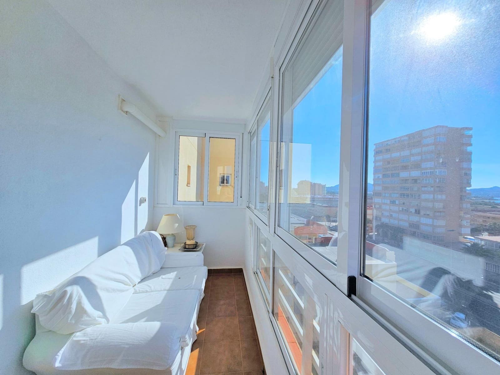3 quarto Apartamento para venda em La Manga del Mar Menor com piscina - 299 000 € (Ref: 9903981)