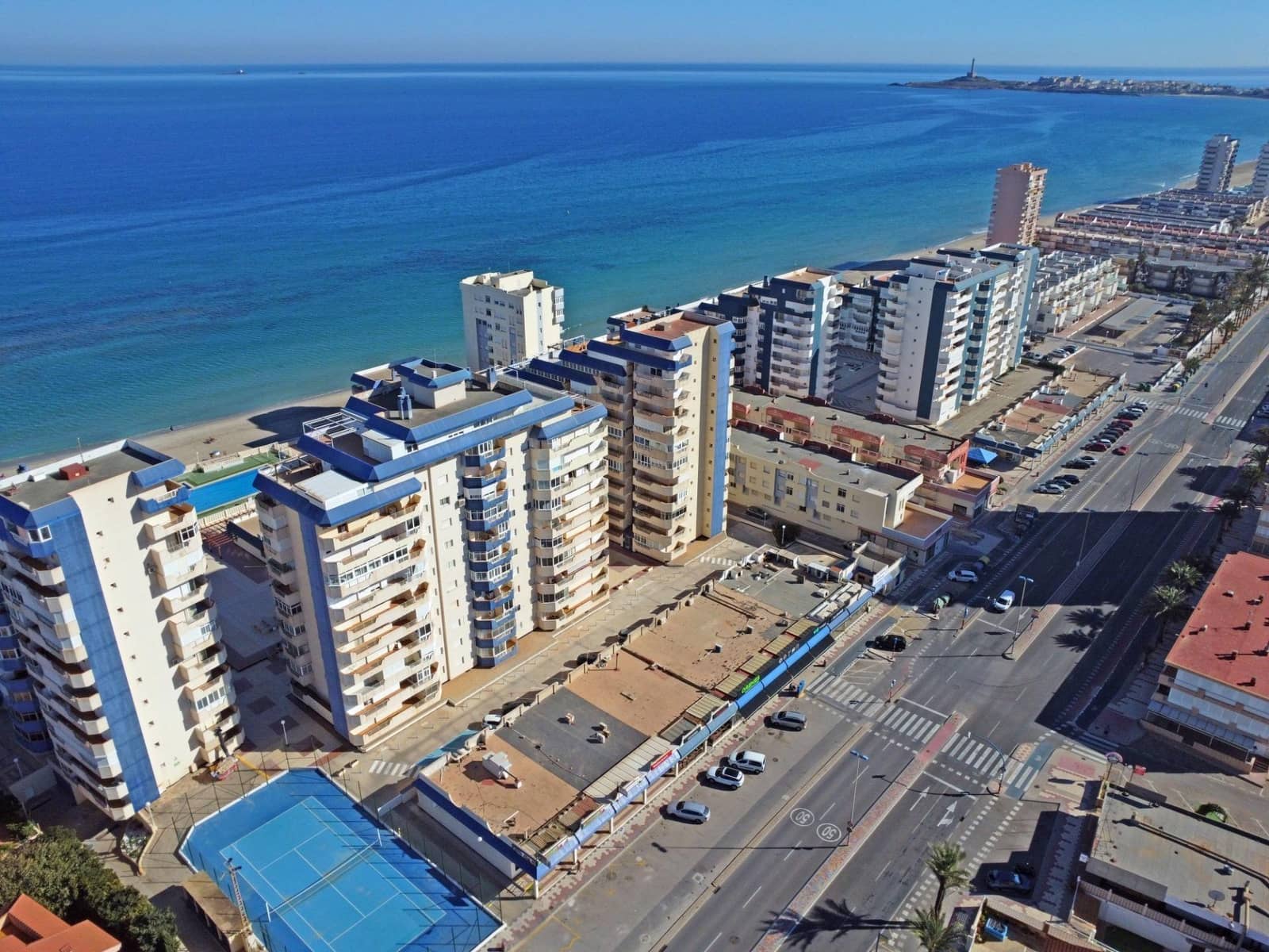 3 quarto Apartamento para venda em La Manga del Mar Menor com piscina - 299 000 € (Ref: 9903981)
