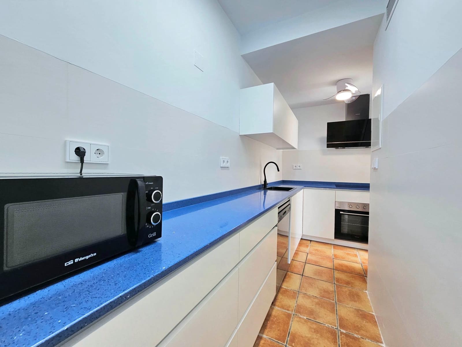 4 makuuhuone Bungalow vuokrattavana paikassa Playa Honda mukana 
autotalli - 2 000 € (Ref: 9966697)