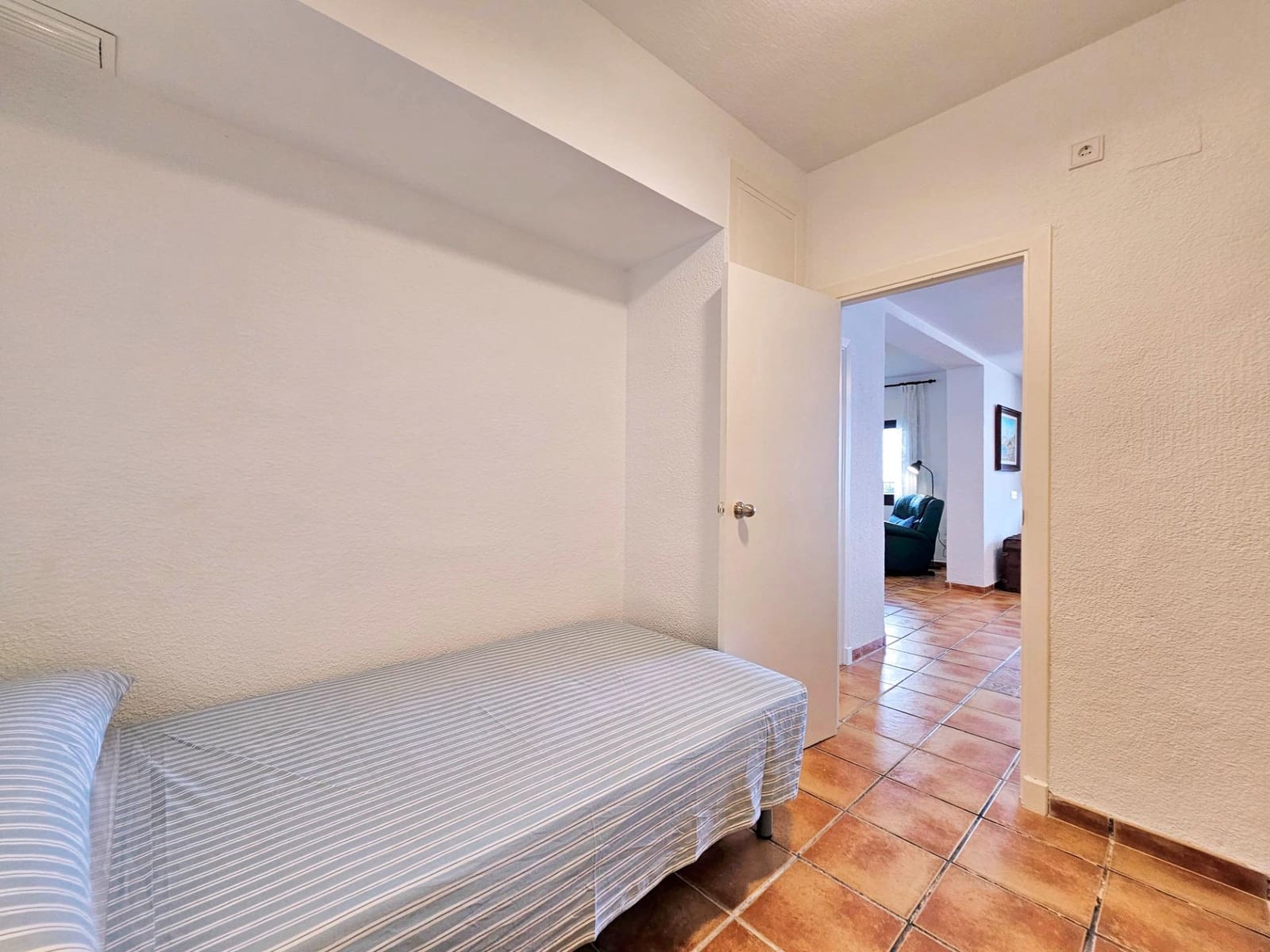 4 makuuhuone Bungalow vuokrattavana paikassa Playa Honda mukana 
autotalli - 2 000 € (Ref: 9966697)