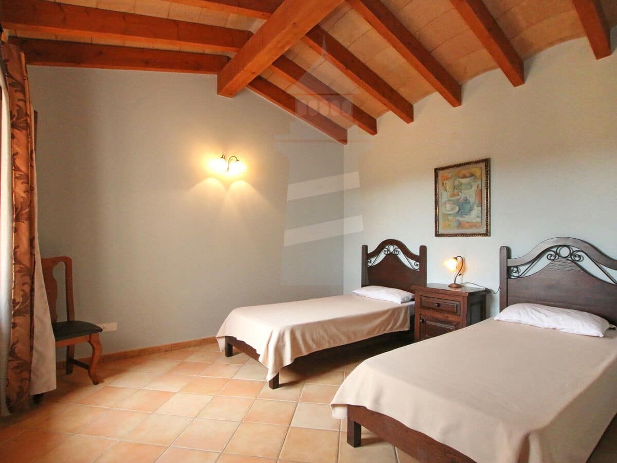 4 soveværelse Finca/Landehus til salg i Son Carrio med swimmingpool - € 2.160.000 (Ref: 6890327)