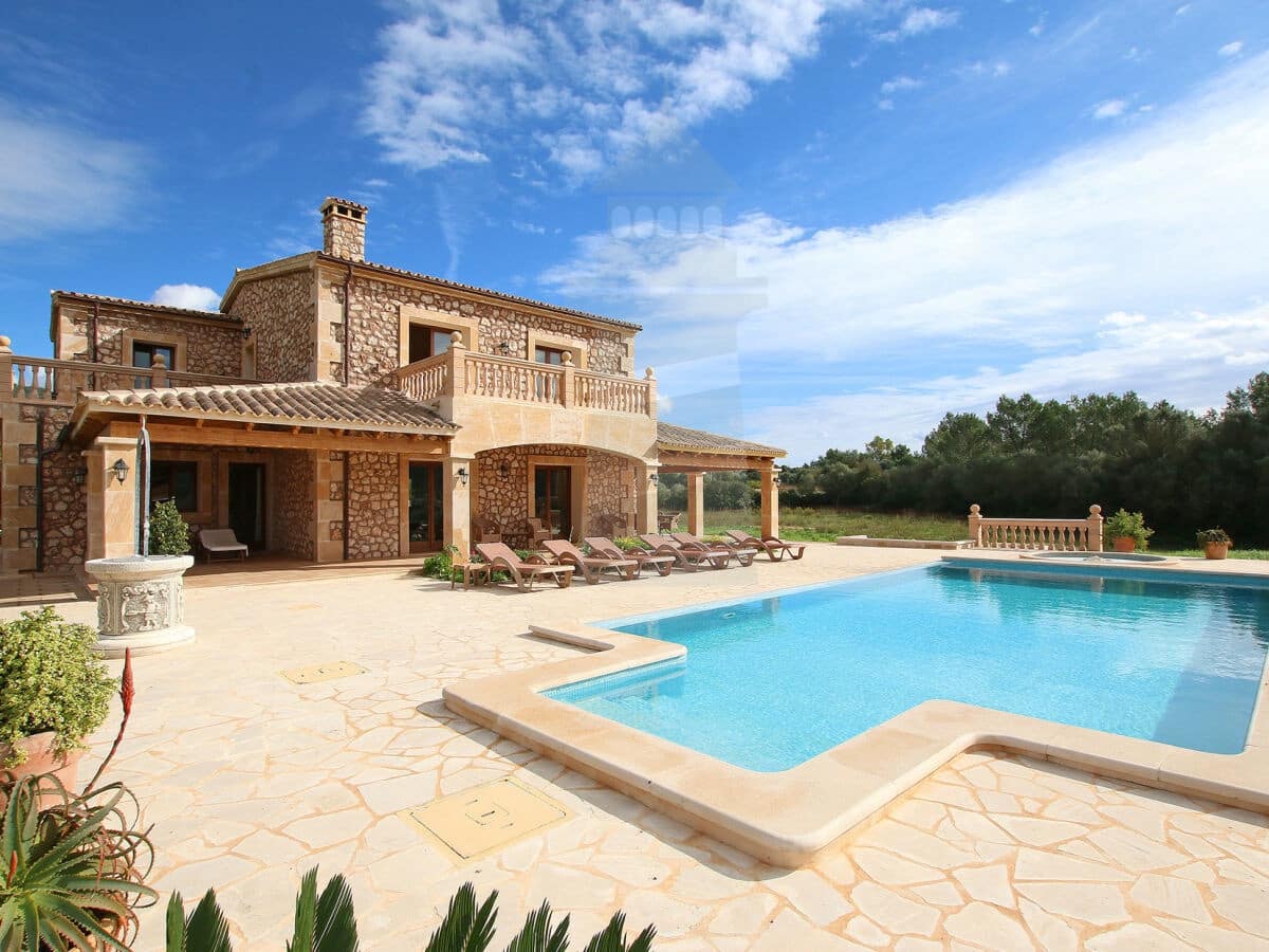 4 soveværelse Finca/Landehus til salg i Son Carrio med swimmingpool - € 2.160.000 (Ref: 6890327)