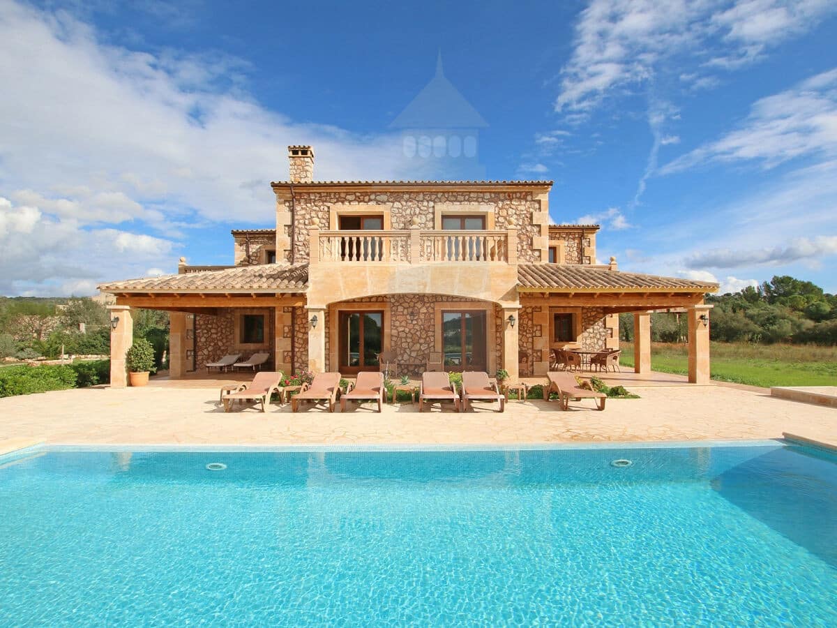 4 soveværelse Finca/Landehus til salg i Son Carrio med swimmingpool - € 2.160.000 (Ref: 6890327)