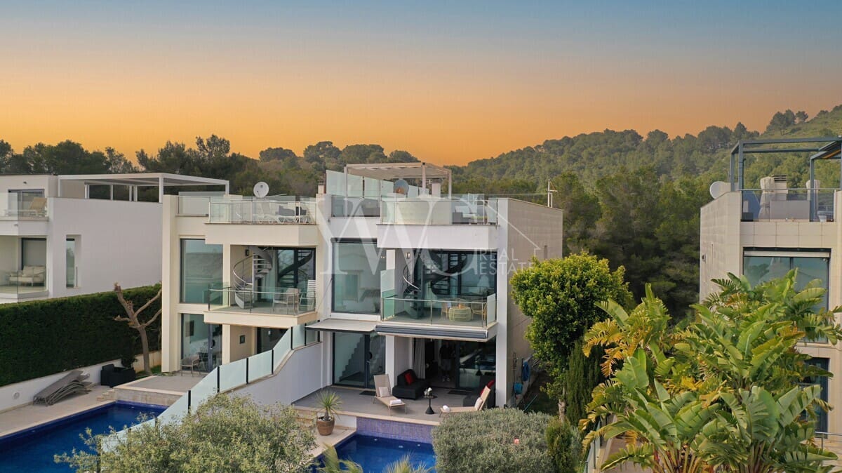 4 sypialnia Dom na sprzedaż w Alcudia z basenem - 1 940 000 € (Ref: 9296369)