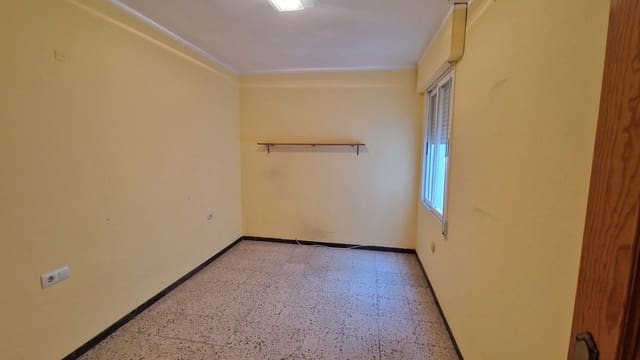 3 bedroom Flat for sale in Vinaròs - € 155,000 (Ref: 9414430)