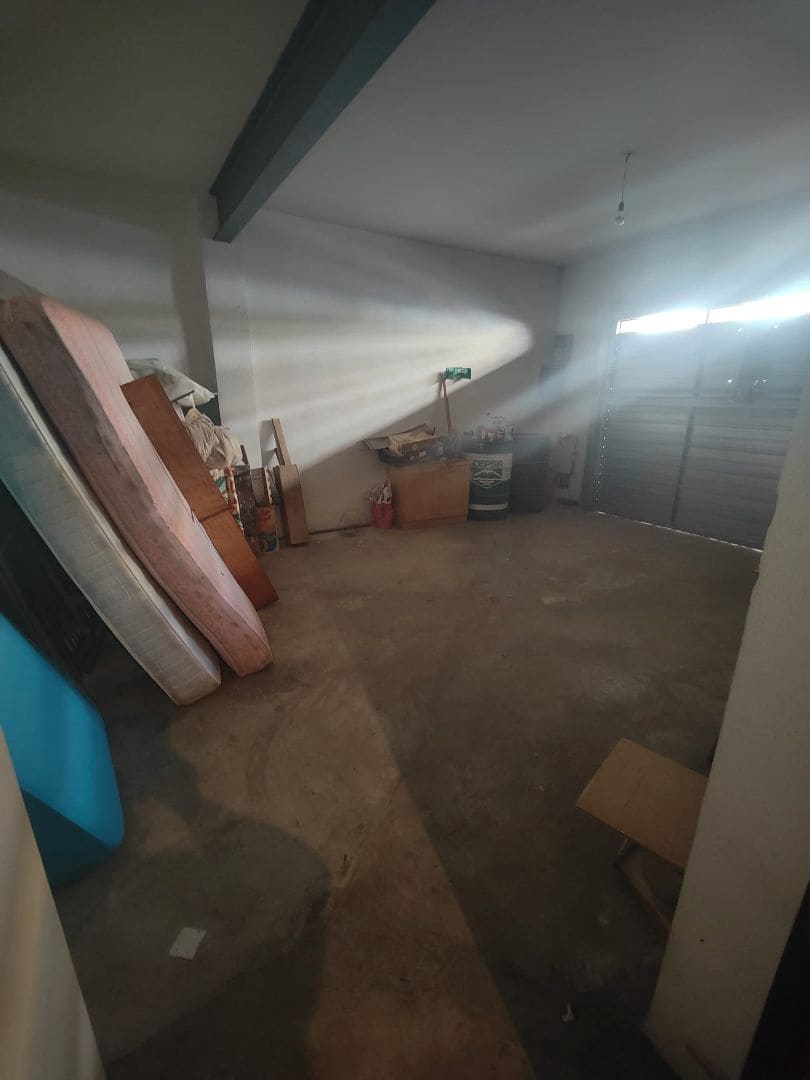 7 bedroom Villa for sale in Vinaros with garage - € 270,000 (Ref: 9414435)