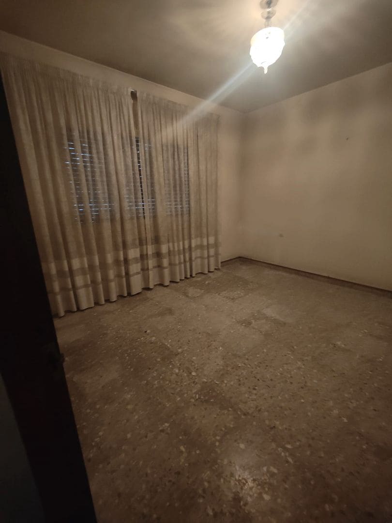 7 bedroom Villa for sale in Vinaros with garage - € 270,000 (Ref: 9414435)