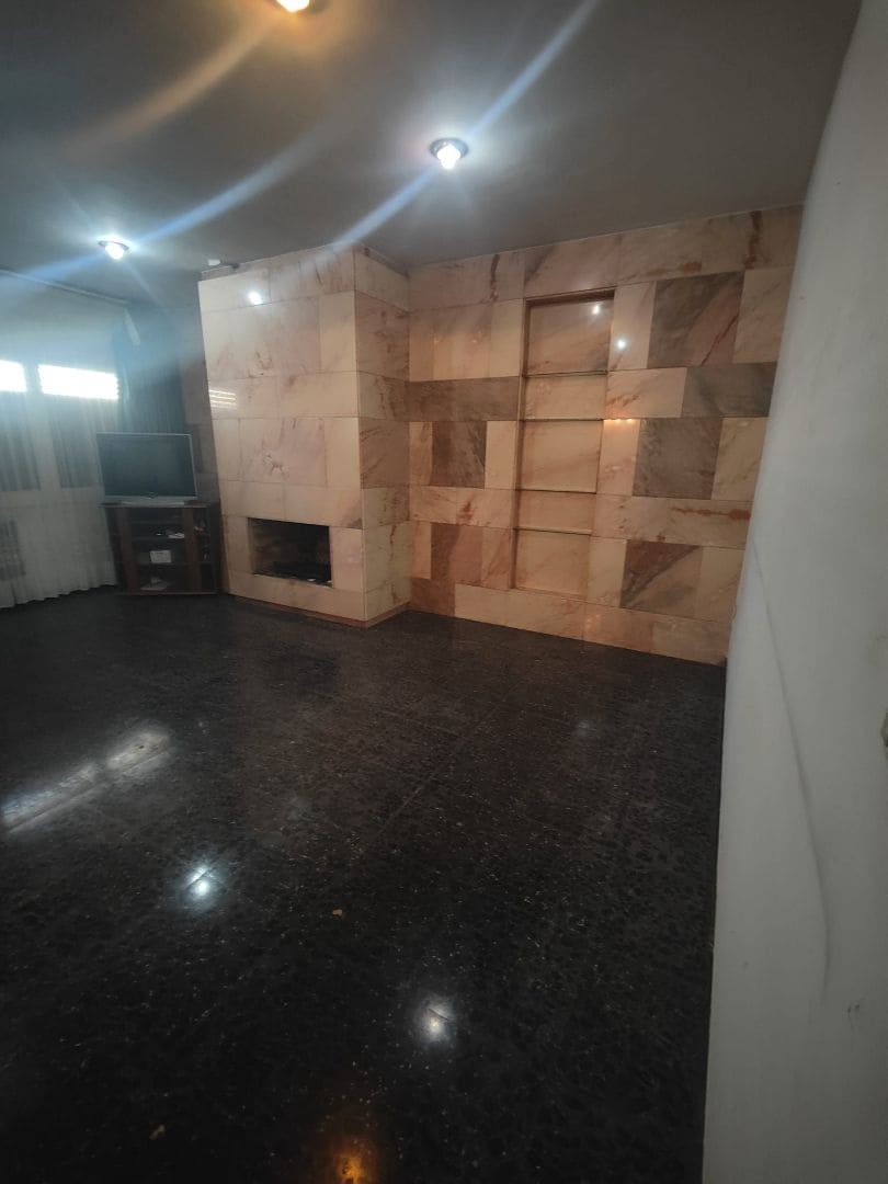 7 bedroom Villa for sale in Vinaros with garage - € 270,000 (Ref: 9414435)