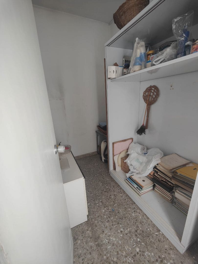 7 bedroom Villa for sale in Vinaros with garage - € 270,000 (Ref: 9414435)