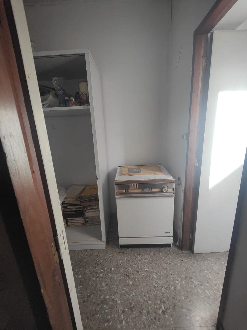 7 bedroom Villa for sale in Vinaros with garage - € 270,000 (Ref: 9414435)