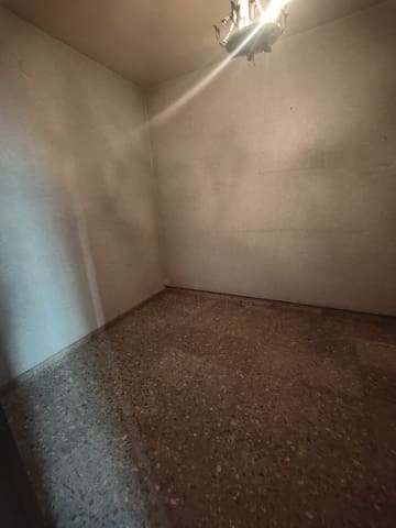 7 soverom Villa til salgs i Vinaròs med garasje - € 270 000 (Ref: 9414435)