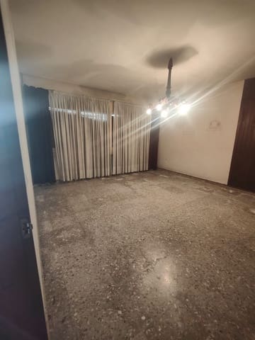 7 soverom Villa til salgs i Vinaròs med garasje - € 270 000 (Ref: 9414435)