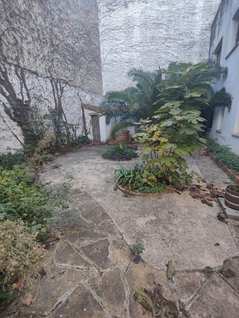 7 bedroom Villa for sale in Vinaros with garage - € 270,000 (Ref: 9414435)