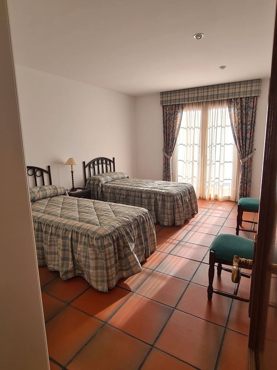 4 bedroom Villa for sale in Rossell with garage - € 240,000 (Ref: 9414440)