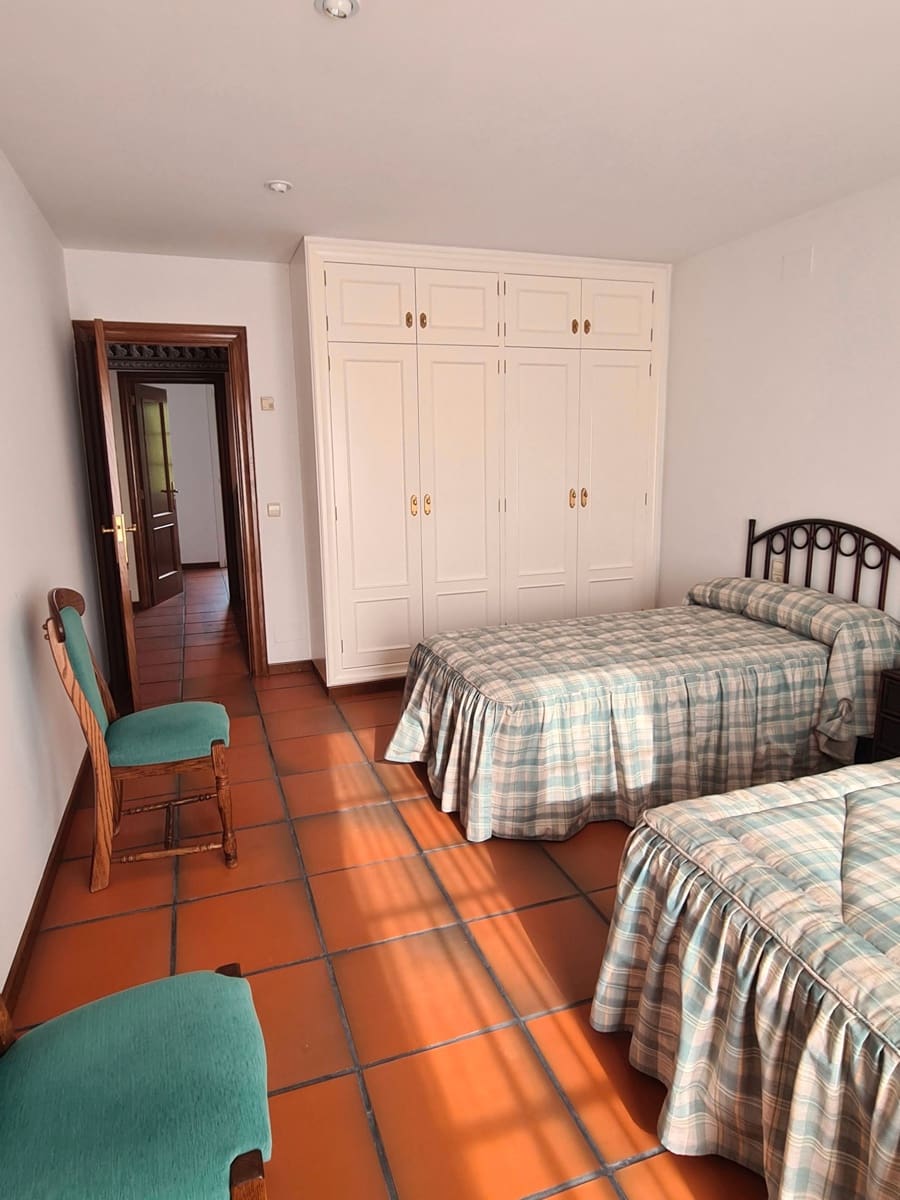 4 bedroom Villa for sale in Rossell with garage - € 240,000 (Ref: 9414440)