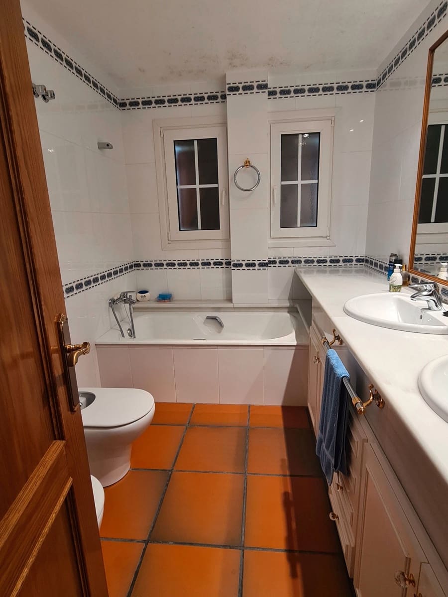 4 bedroom Villa for sale in Rossell with garage - € 240,000 (Ref: 9414440)