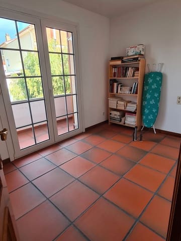 4 bedroom Villa for sale in Rossell with garage - € 240,000 (Ref: 9414440)