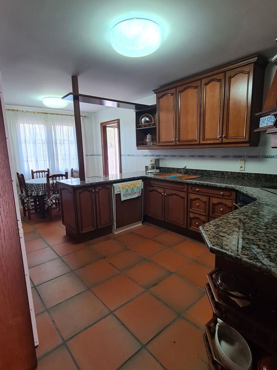 4 bedroom Villa for sale in Rossell with garage - € 240,000 (Ref: 9414440)