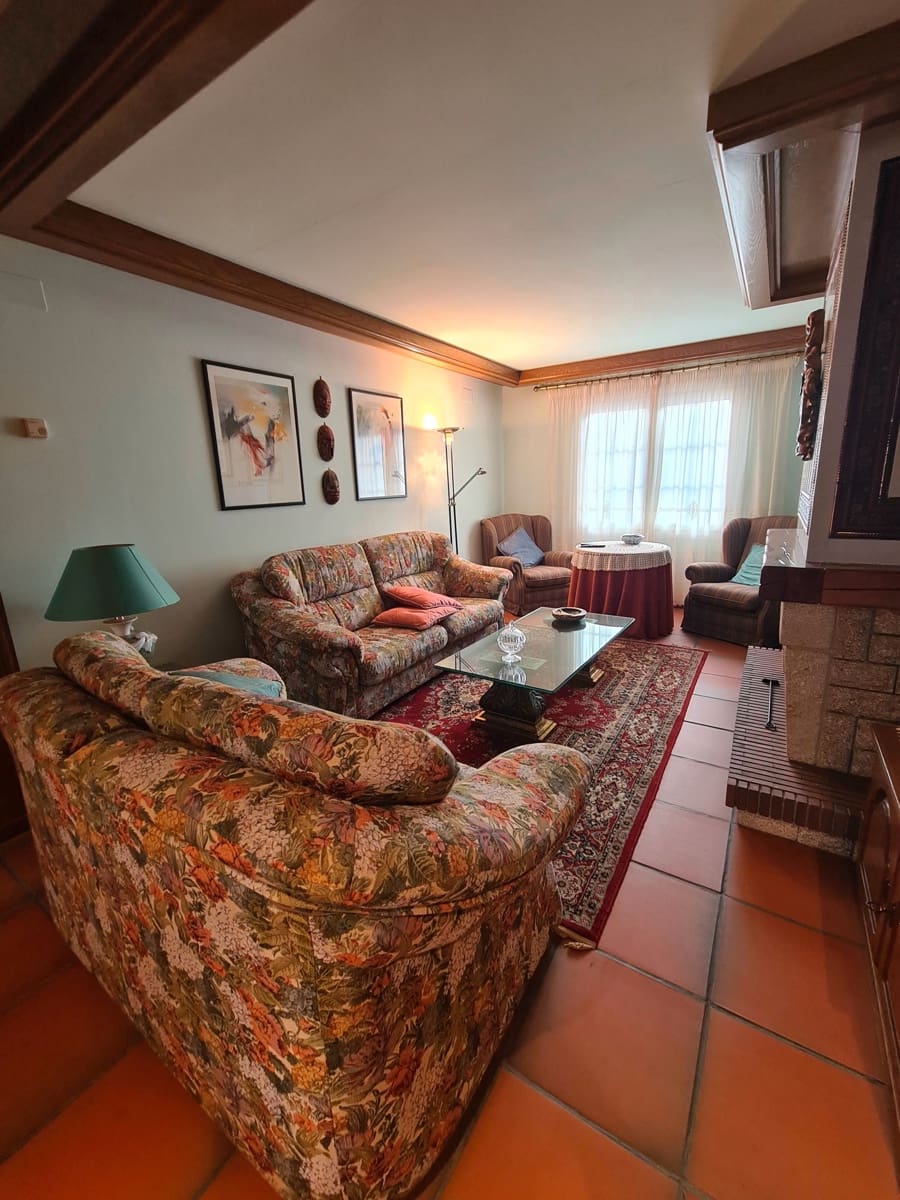 4 bedroom Villa for sale in Rossell with garage - € 240,000 (Ref: 9414440)