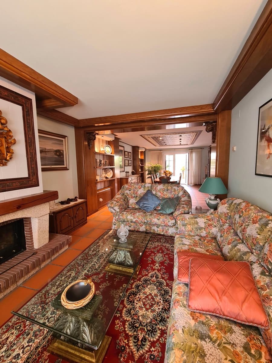 4 bedroom Villa for sale in Rossell with garage - € 240,000 (Ref: 9414440)