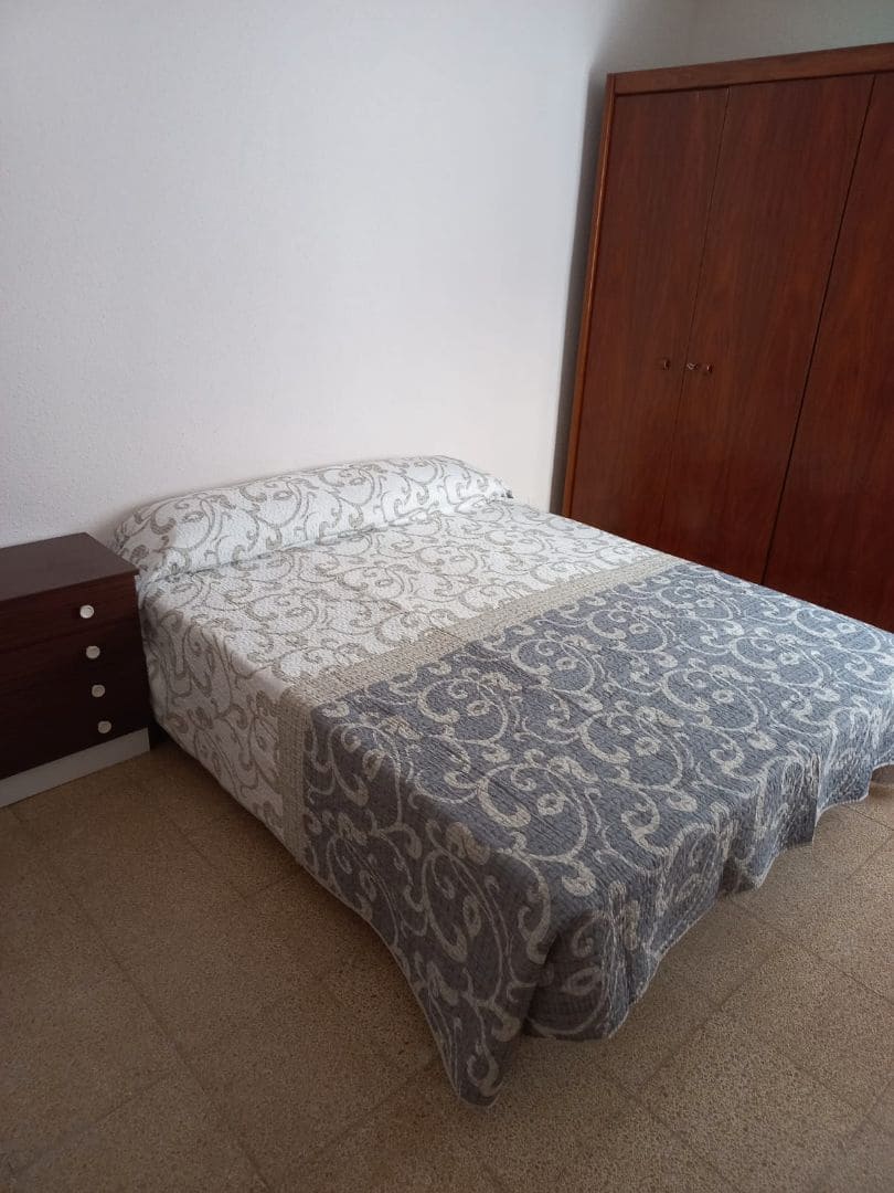 4 bedroom Flat for sale in Vinaros - € 94,800 (Ref: 9414451)