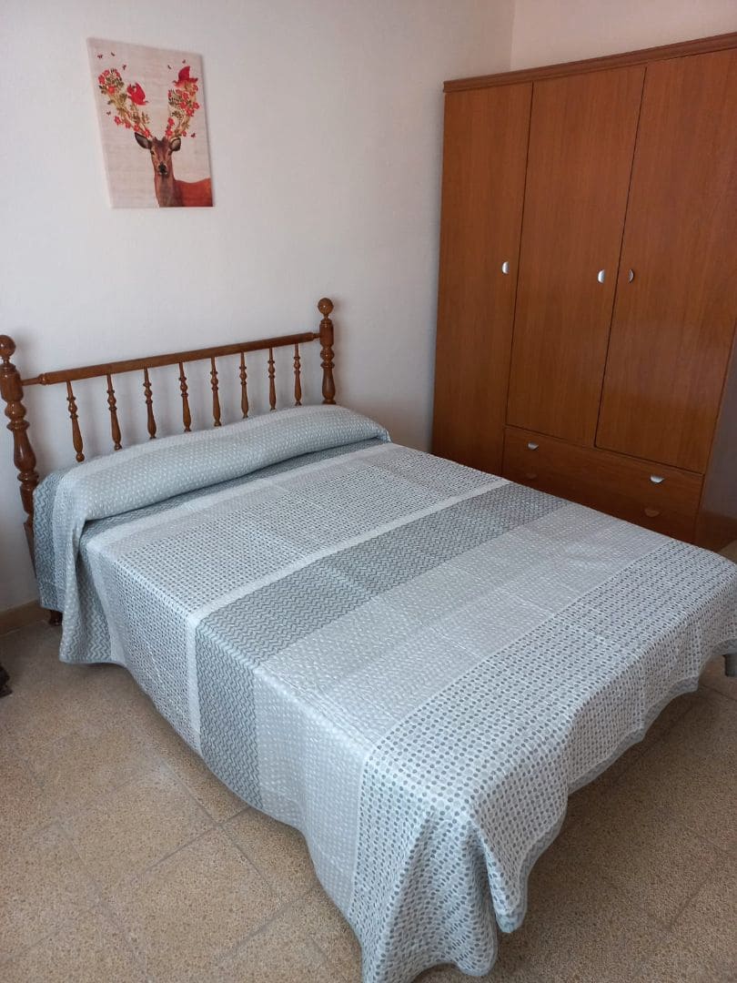 4 bedroom Flat for sale in Vinaros - € 94,800 (Ref: 9414451)