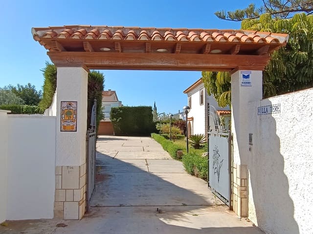 Chalet de 6 habitaciones en Vinaròs en venta con piscina garaje - 630.000 € (Ref: 9414455)