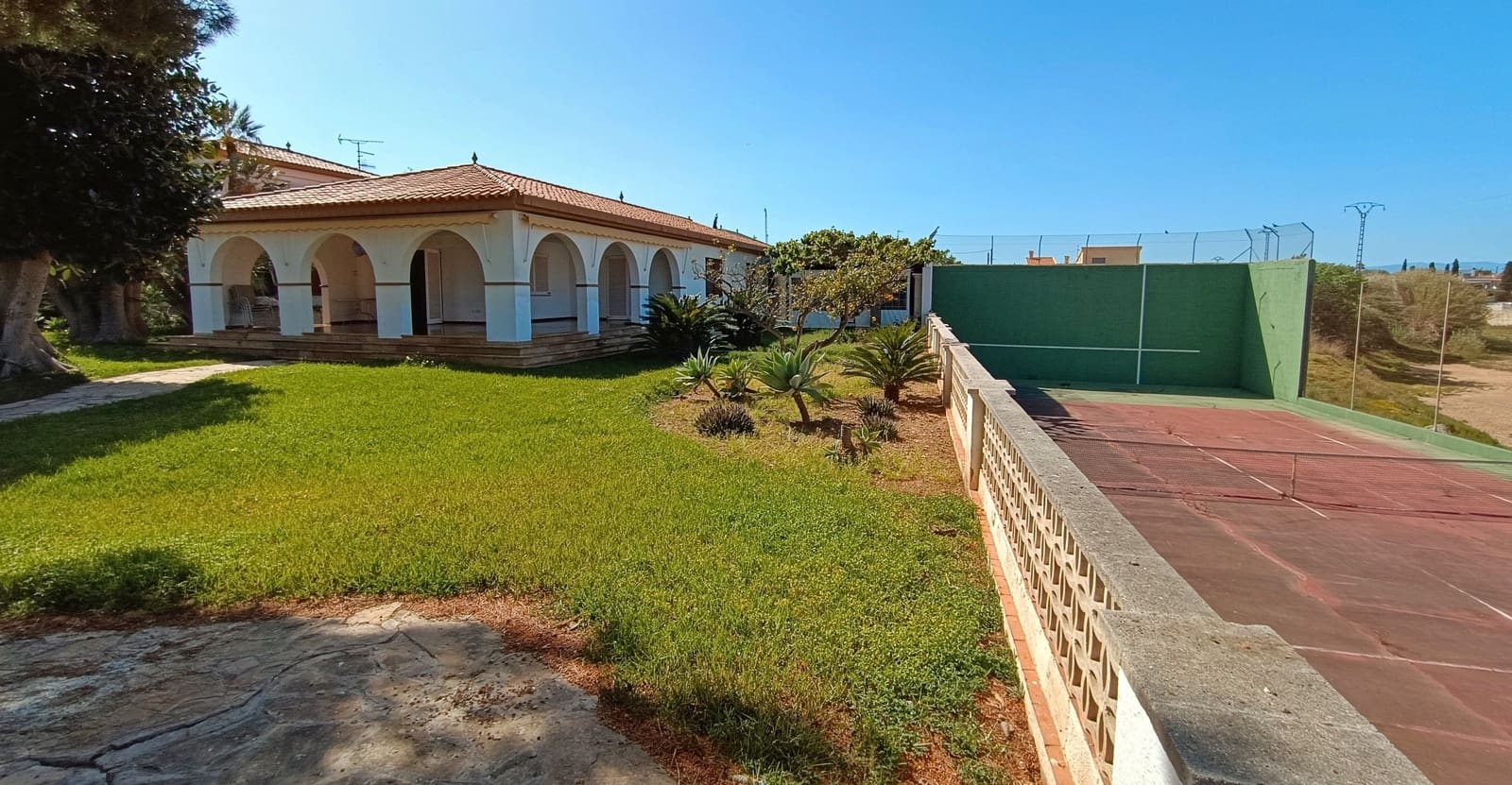 Chalet de 6 habitaciones en Vinaròs en venta con piscina garaje - 630.000 € (Ref: 9414455)