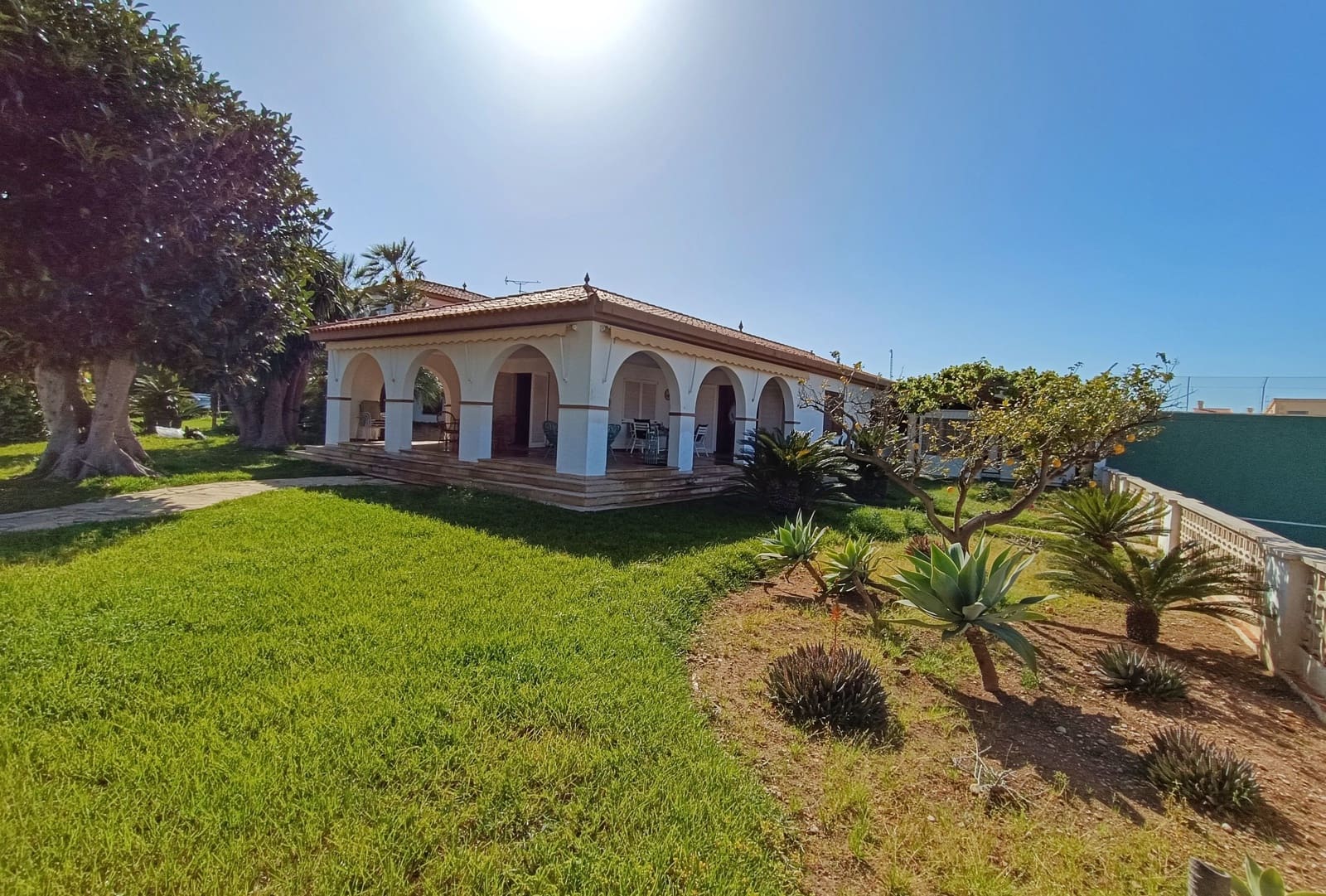 Chalet de 6 habitaciones en Vinaròs en venta con piscina garaje - 630.000 € (Ref: 9414455)