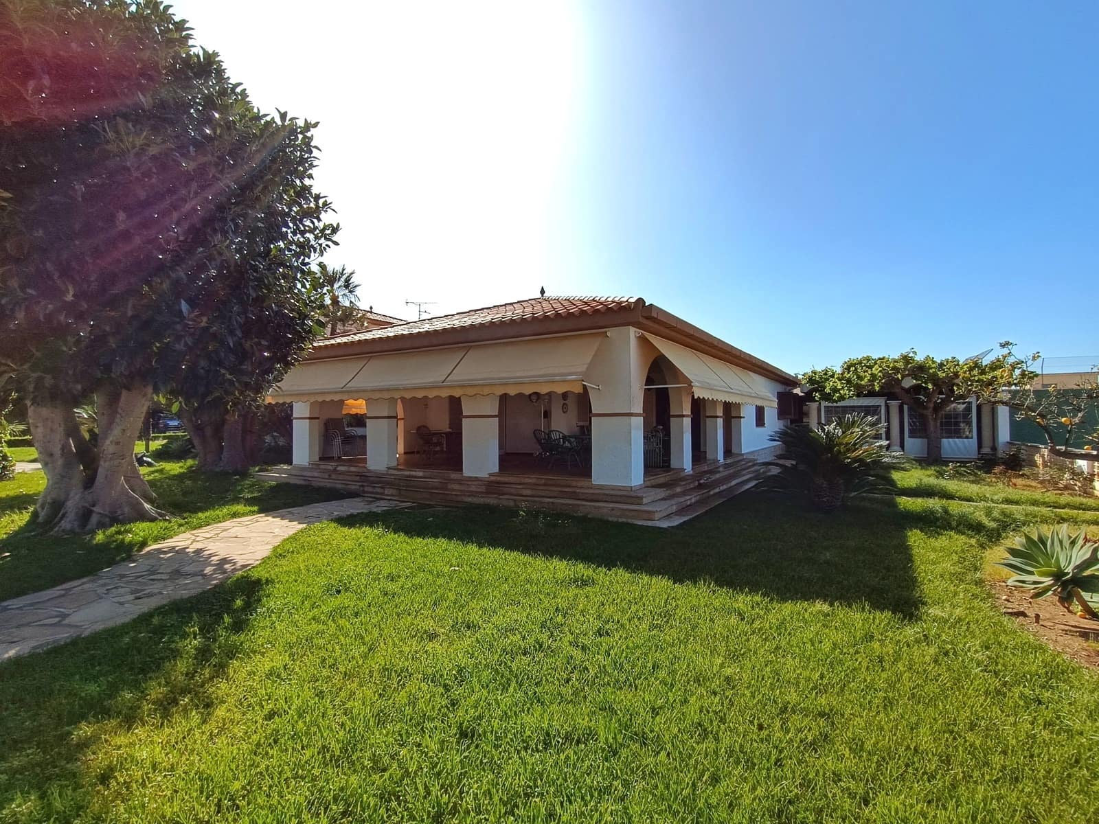 Chalet de 6 habitaciones en Vinaròs en venta con piscina garaje - 630.000 € (Ref: 9414455)