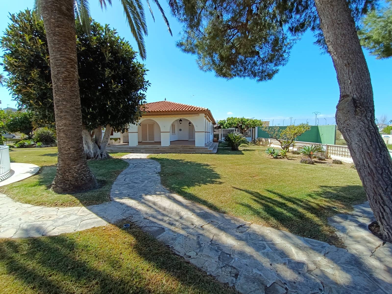 Chalet de 6 habitaciones en Vinaròs en venta con piscina garaje - 630.000 € (Ref: 9414455)