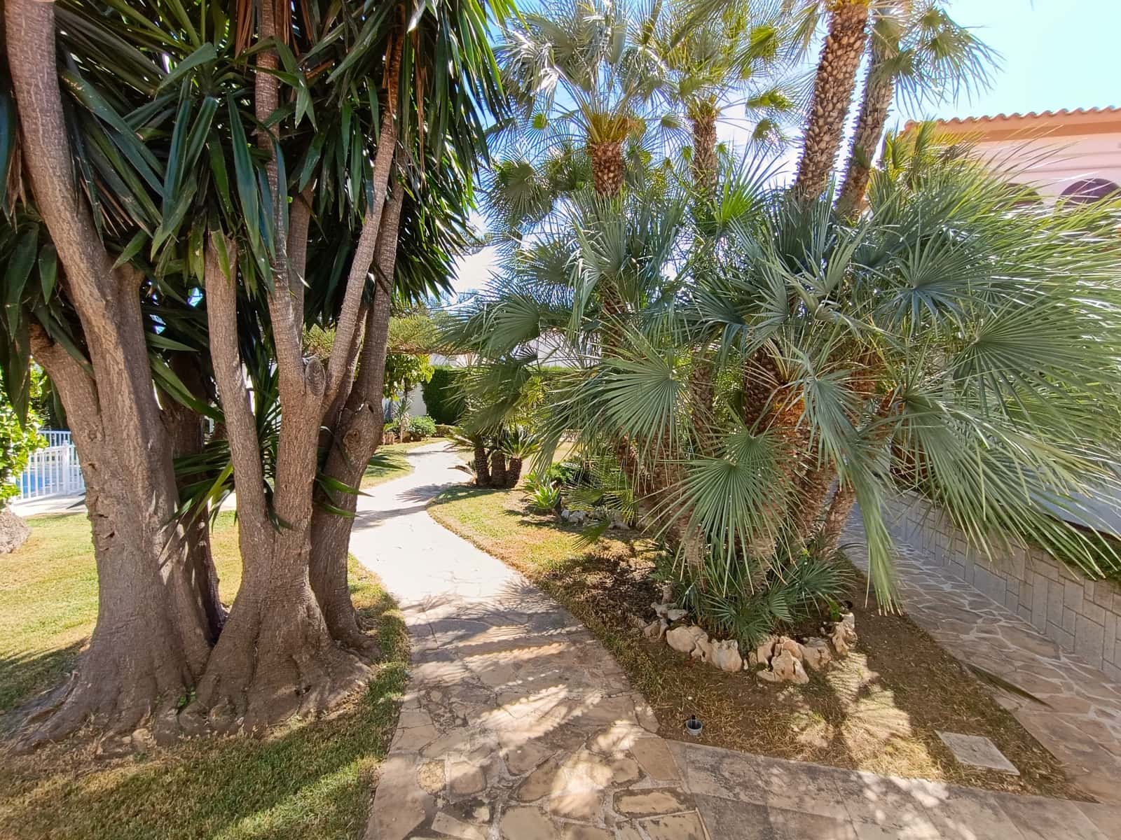 Chalet de 6 habitaciones en Vinaròs en venta con piscina garaje - 630.000 € (Ref: 9414455)