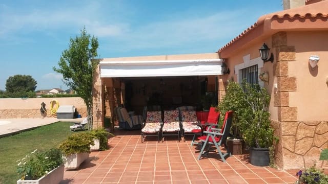 7 bedroom Villa for sale in Vinaròs with pool garage - € 415,000 (Ref: 9414456)